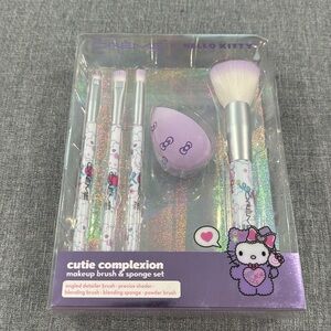 NEW HELLO KITTY CUTIE COMPLEXION MAKE UP BRUSH & SPONGE SET